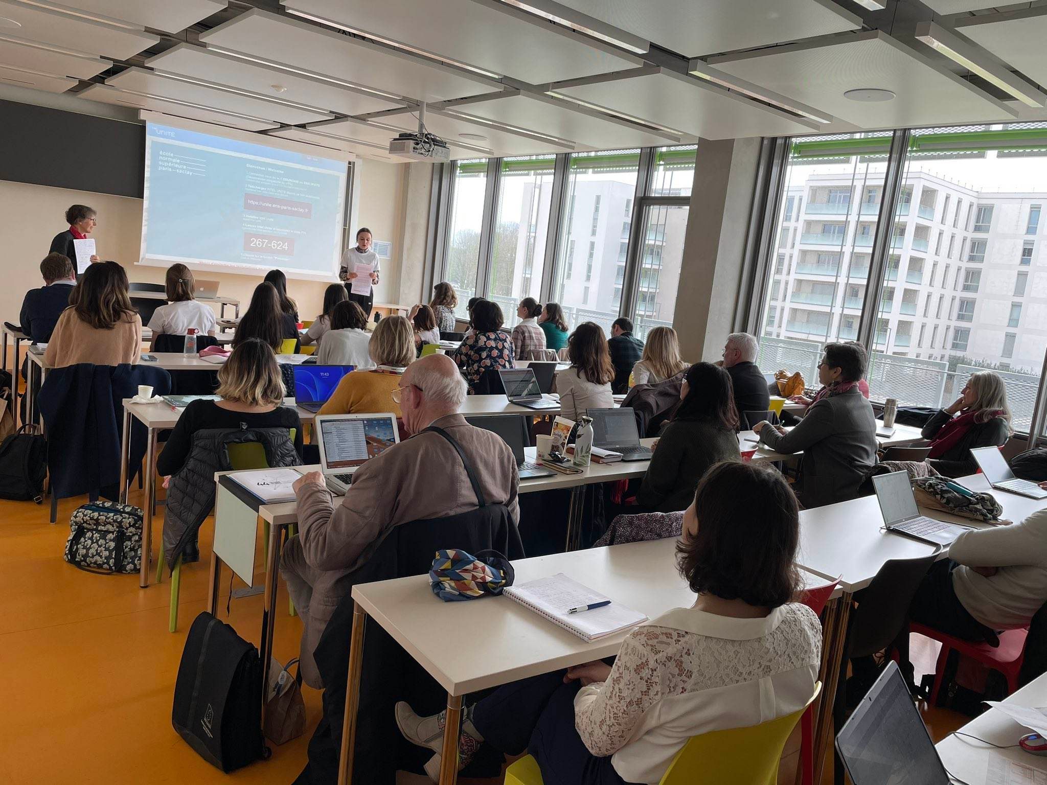 Confrences parallles dans les salles du Dpartement des langues de l'ENS Paris-Saclay (Crdits photos: @GERAS France)